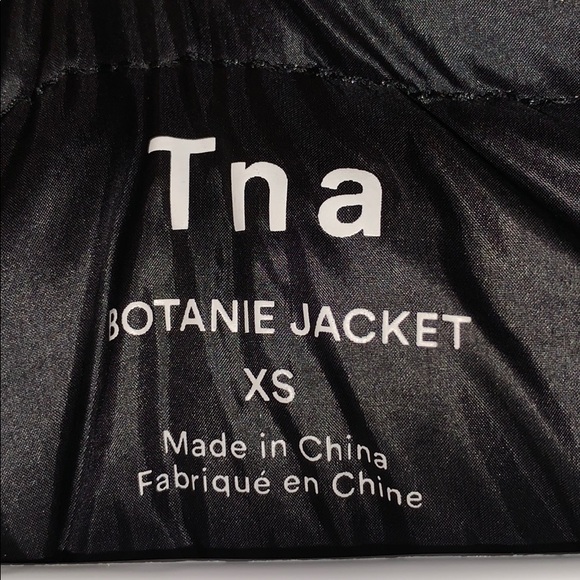 Tna xs puff jacket. - Picture 2 of 3